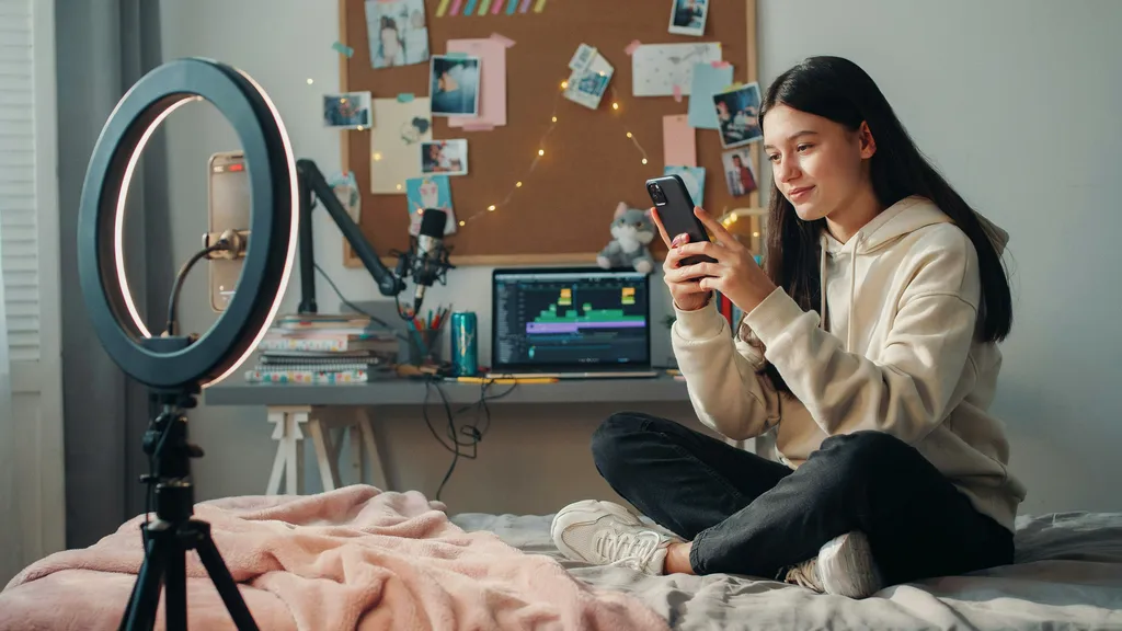 teenagers can build an audience