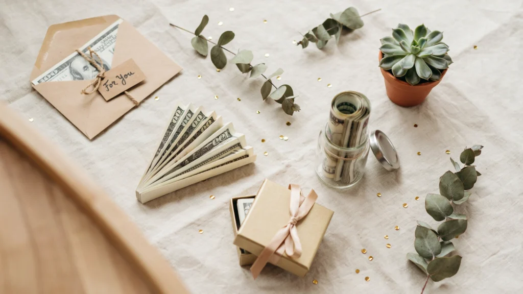 creative ways to present cash